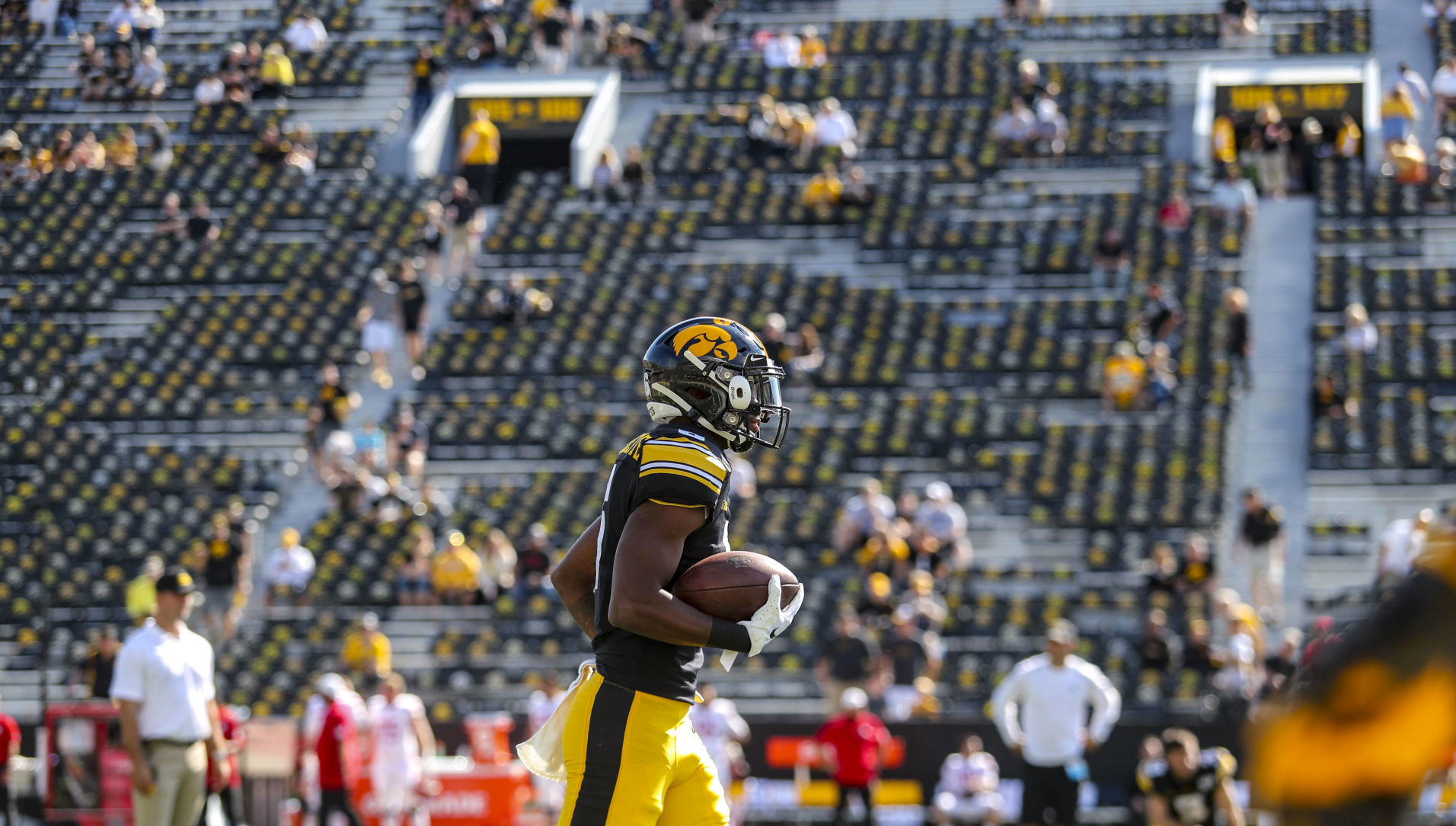 090719-qct-spt-iowa-rutgers-002